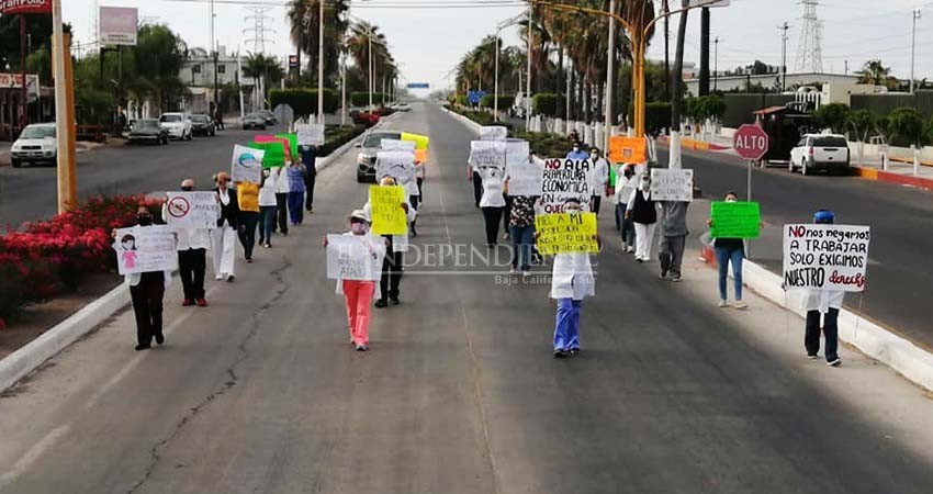 Personal de salud en Cd. Constitución protesta contra la “nueva normalidad”