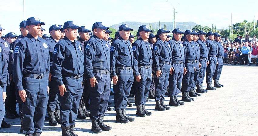 Simula Rubén Muñoz “homologación” salarial, acusan policías