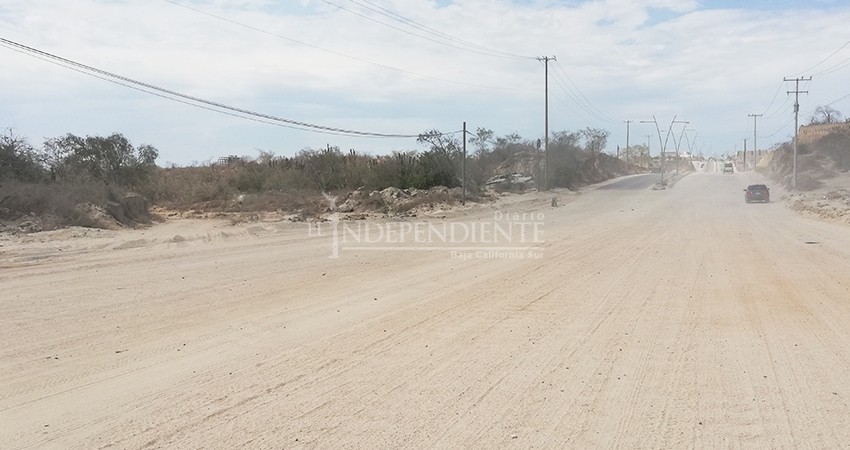 Se acostumbran los vecinos al colapso de la Avenida Tamaral en CSL