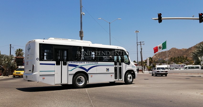 Hartos de pleitos con el pasajero transportistas de Los Cabos 