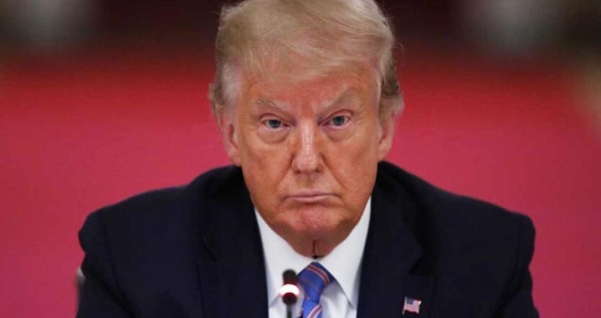 Trump se lanza contra Harvard por sus medidas contra coronavirus