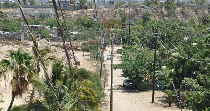 Piden vecinos del vado de Santa Rosa les apoyen con el “raspado” de calles y accesos 