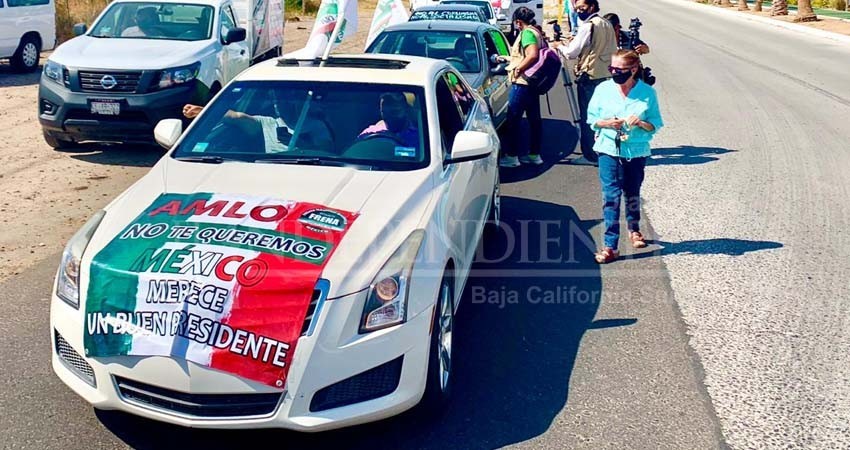 De nuevo marchan en La Paz para exigir la renuncia de AMLO