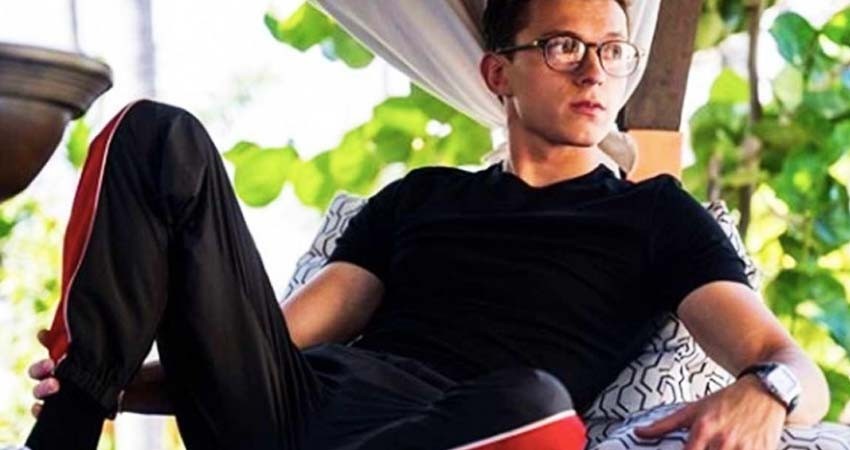 Tom Holland presume cuerpazo tras entrenar con Mark Wahlberg