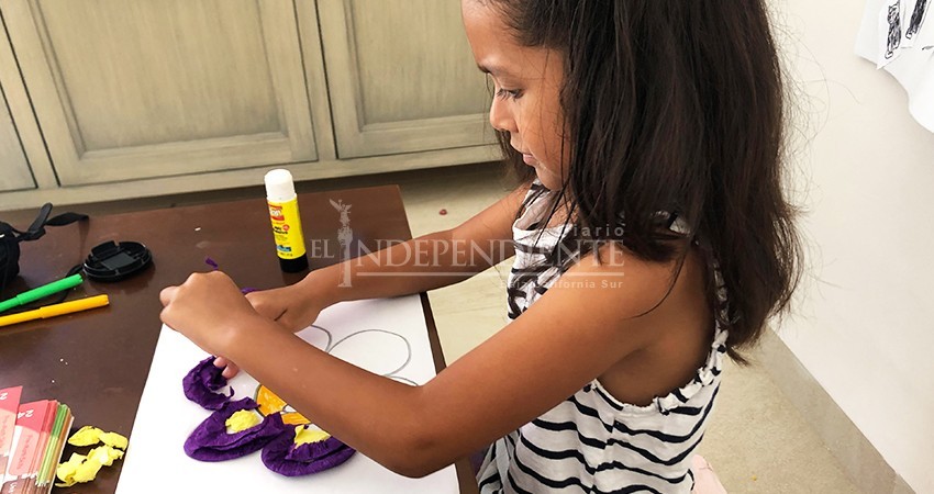 Escuelas privadas piden a padres comprar listas de útiles a pesar de que es incierto el regreso a clases