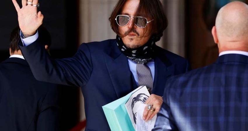 Activista de MeToo declara contra diario en demanda de Johnny Depp