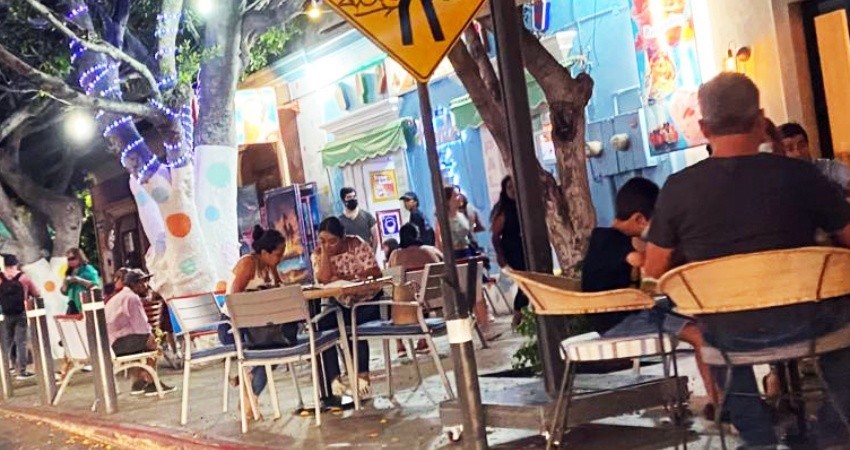 Pese al exhorto, no cesan aglomeraciones de personas en La Paz