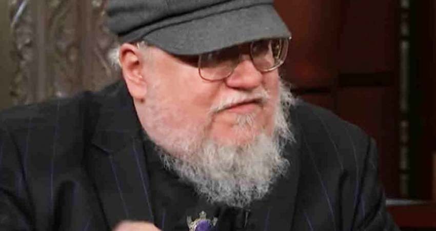 George R.R. Martin debería estar en la cárcel por no terminar Vientos de Invierno
