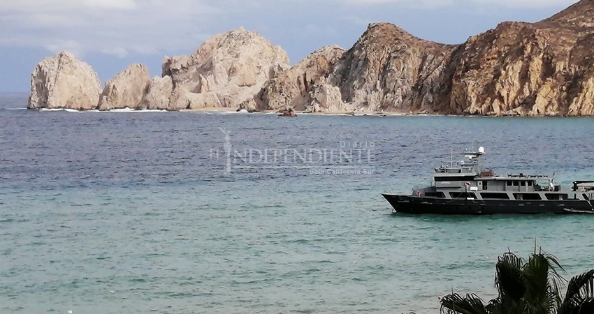 Cerrado Puerto de Cabo San Lucas a todo tipo de navegación
