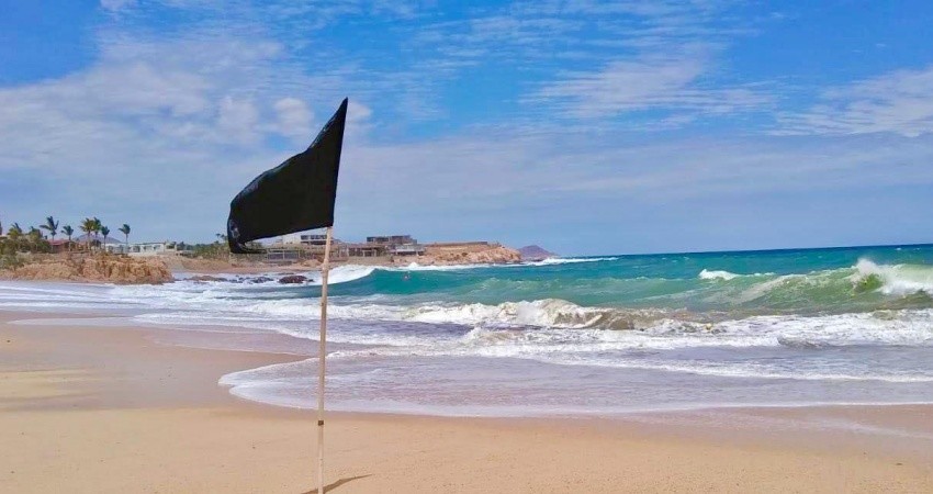 Los Cabos cierra sus playas por “Genevieve”