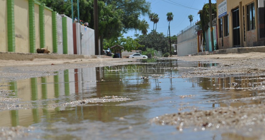 A dos días de las lluvias, siguen brotando aguas negras en el centro de SJC 