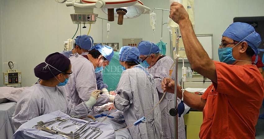 Médicos sudcalifornianos entre los mejor pagados del país