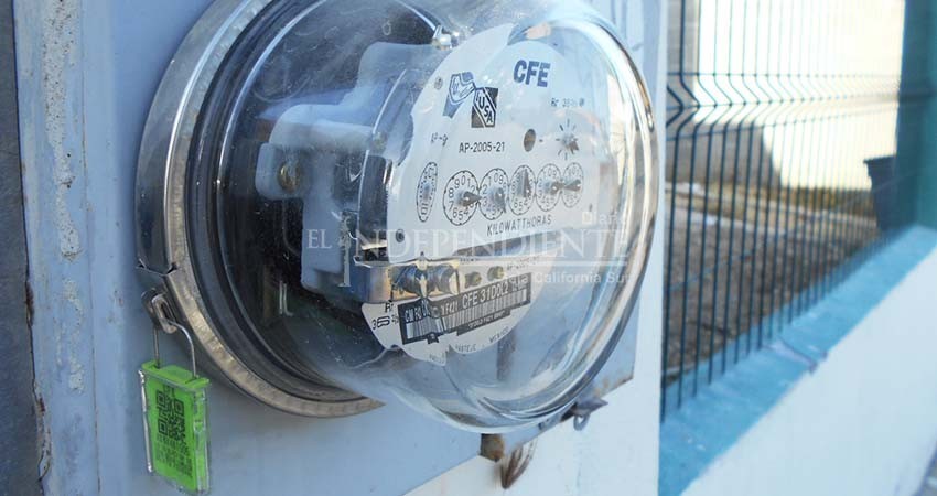 Fallas eléctricas de CFE, otro reto para alumnos y padres de familia ante clases virtuales