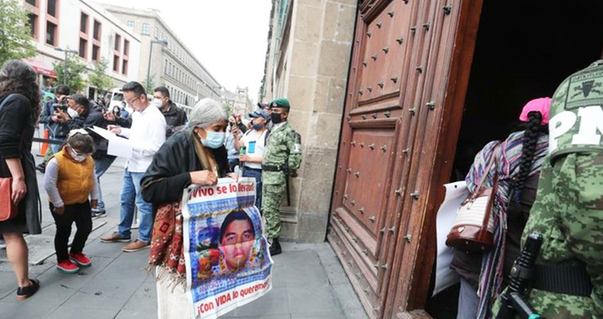 Satisfactoria” la reunión de familiares de los 43 con el presidente