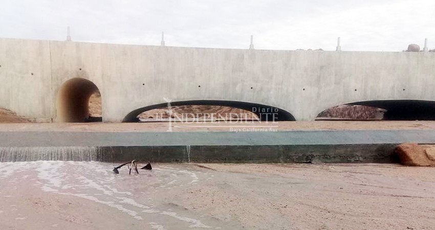 Se amparan ciudadanos para lograr el derrumbe del puente de Las Viudas