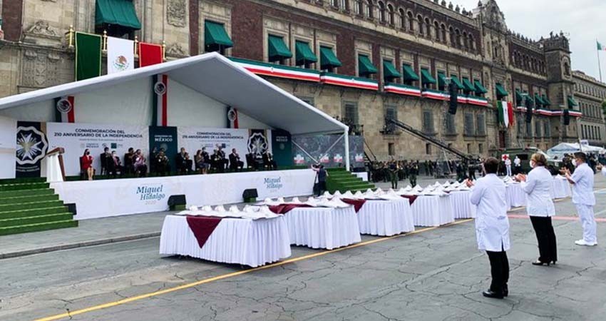 58 médicos y enfermeras son condecorados con presea Miguel Hidalgo