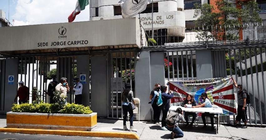 Se manifiestan víctimas de violación de derechos humanos