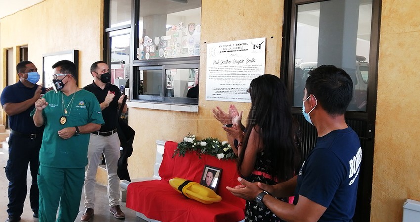 Rinden homenaje a salvavidas fallecido en cumplimiento de su deber