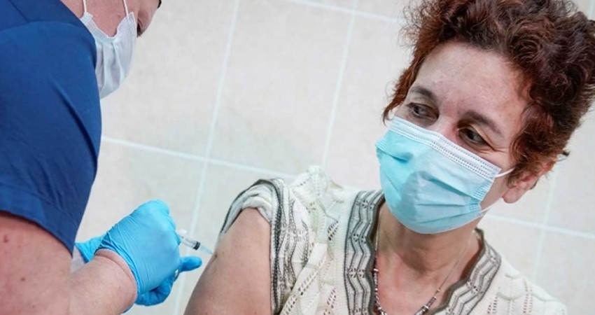 Vacuna 'Sputnik V' garantiza total inmunidad, presume Rusia