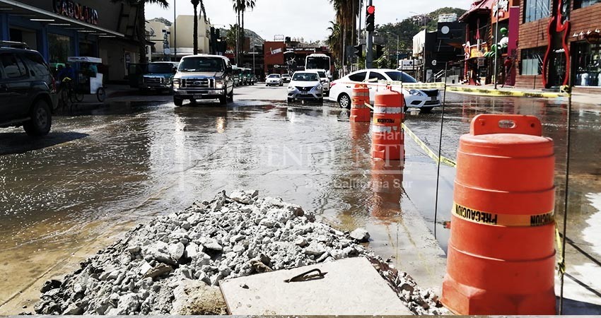 Colapsa drenaje en Cabo San Lucas