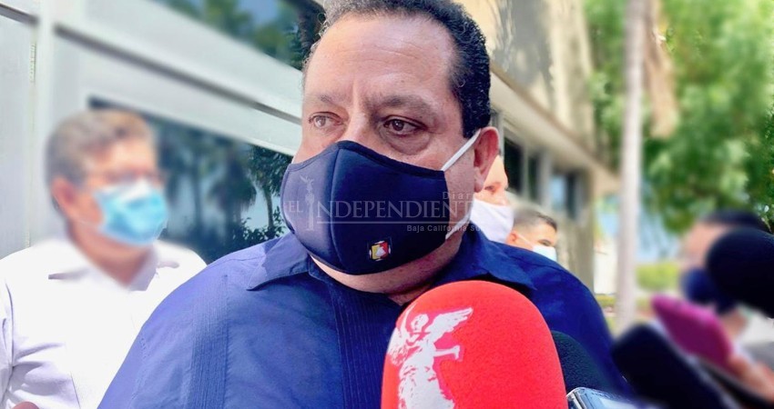 Gobernador Mendoza Davis da positivo a COVID-19