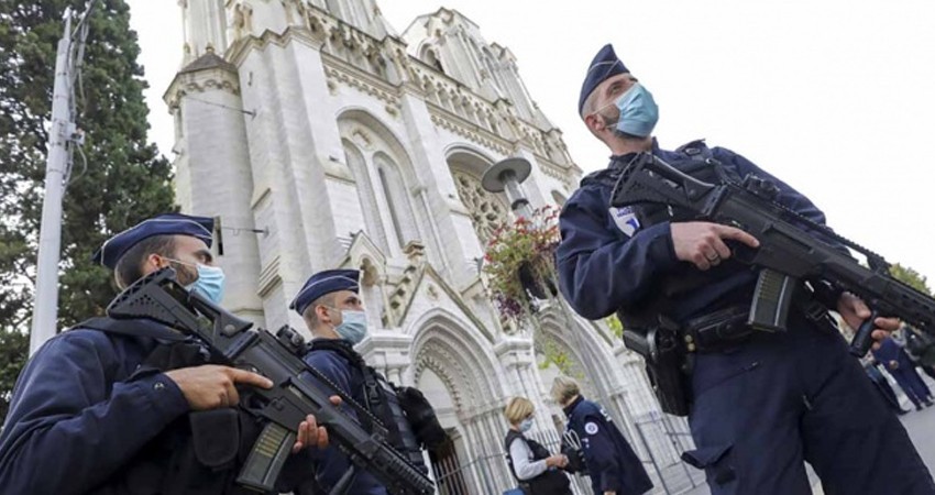 Francia refuerza vigilancia tras ataque yihadista en iglesia