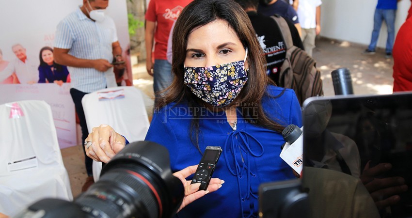 “Celebro quien ha donado su sueldo, yo he donado mi tiempo”, dice la alcaldesa a las críticas
