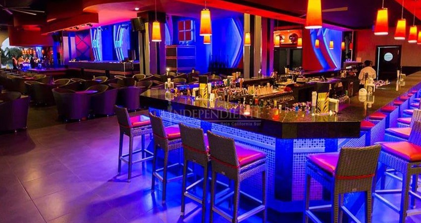 Sobrevive la mitad de los negocios de vida nocturna en Los Cabos