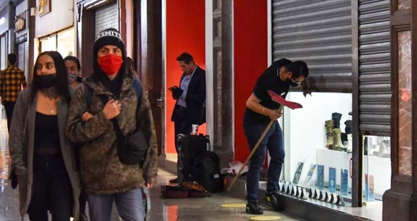 ¿Por qué el covid sobrevive en superficies durante horas?