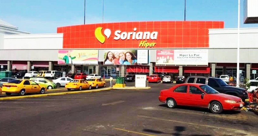 Urge mayor vigilancia policiaca en estacionamientos de plazas comerciales