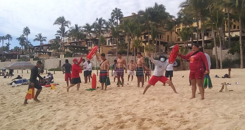 Los Cabos realiza seminario de rescate acuático