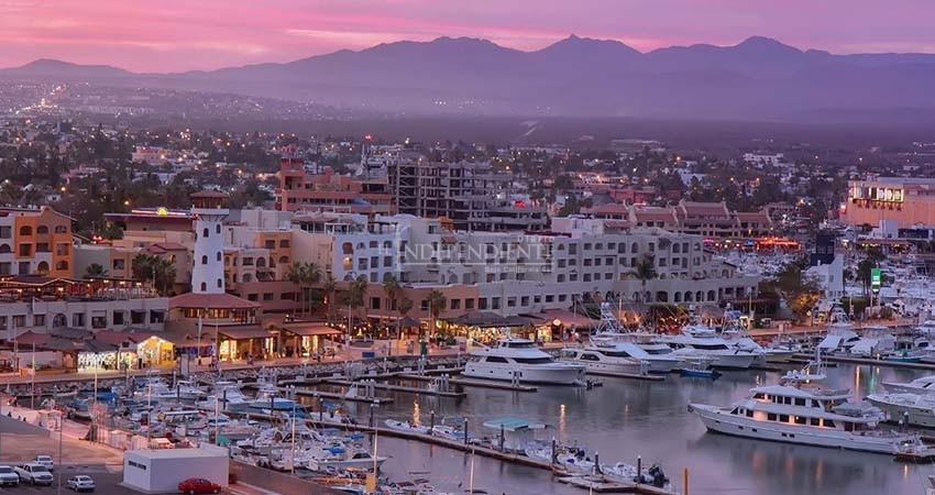 Por recuperar el turismo, los contagios van al alza en Los Cabos, apuntan medios norteamericanos