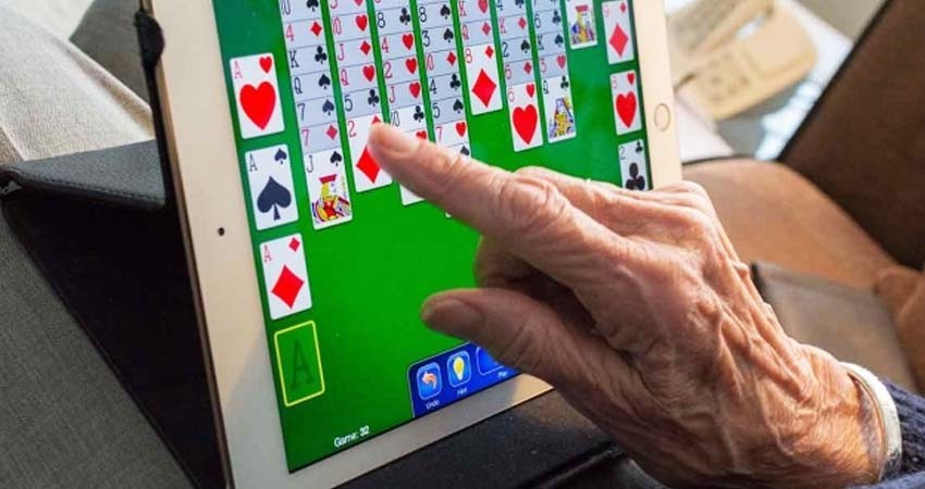 Pandemia provoca acercamiento de adultos mayores a Internet