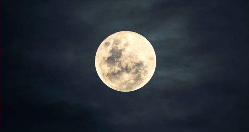 Encuentran más de 100 mil nuevos cráteres de impacto en la Luna