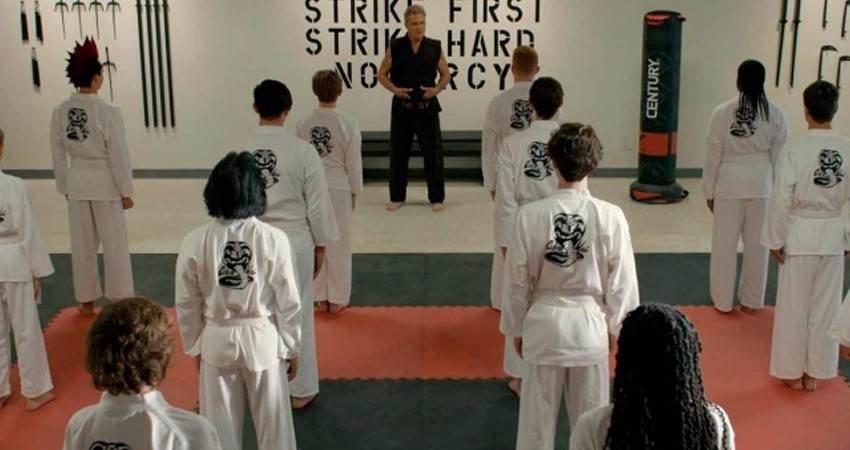¿Por qué no aparece Aisha Robinson en Cobra Kai 3?