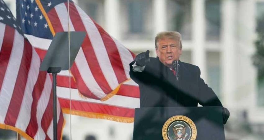 Colaboradores de Trump ponderan presentar más renuncias