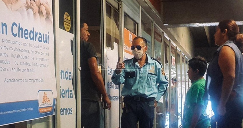 De nuevo limitado el acceso a menores, embarazadas y adultos mayores a centros comerciales