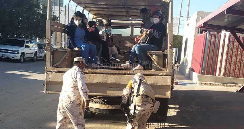 Por vacunar a personal del Salvatierra y del Ejército, se quedan sin vacuna en IMSS e ISSSTE