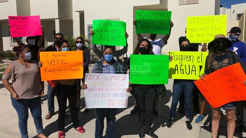 Sin agua potable vecinos de Altezza Residencial