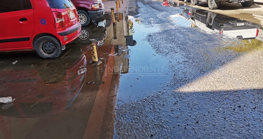 Acusan a “lavacoches” del Centro de CSL de tronar tuberías para robar agua