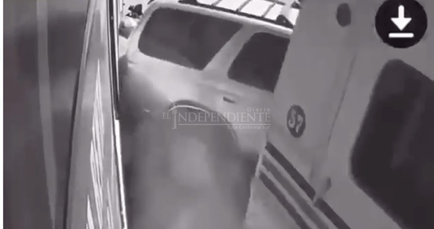 Un buen susto y daños materiales deja accidente de transporte público en CSL