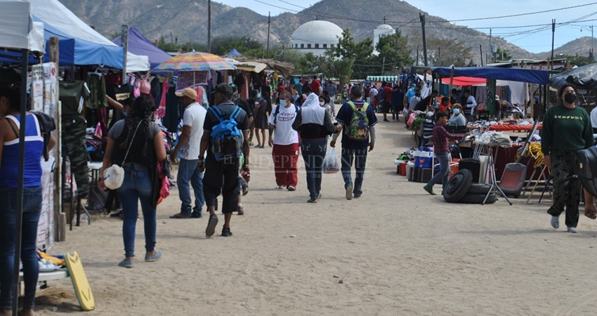 Tianguistas de La Ballena dicen “no” a la apertura de Oxxo