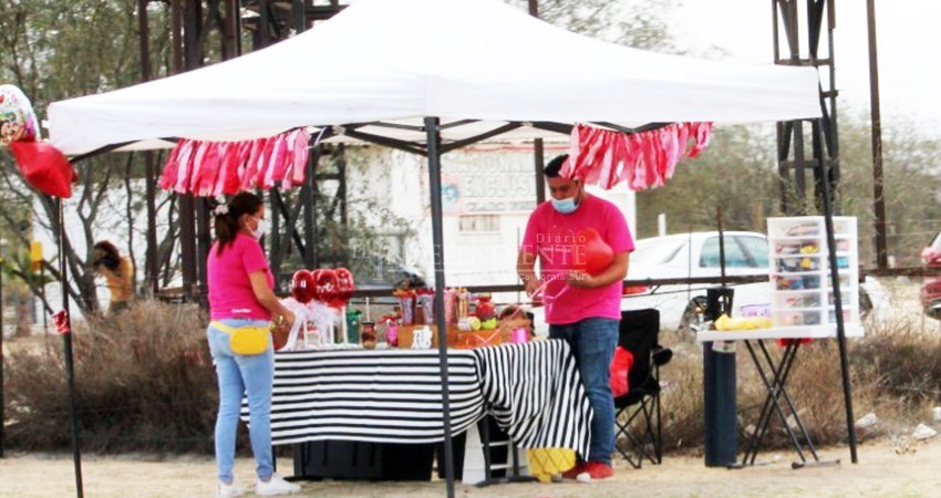 A pesar de advertencia, se instalan puestos ambulantes por el 14 de febrero