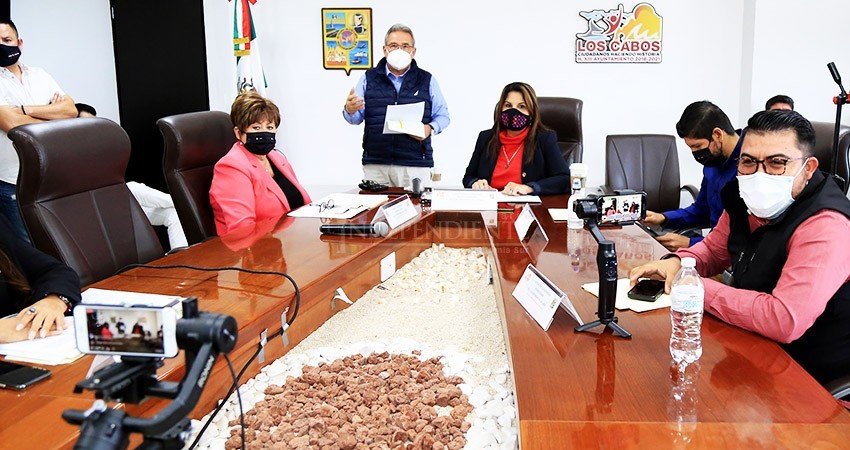 Lamentan trato déspota que recibió empresaria durante sesión de cabildo