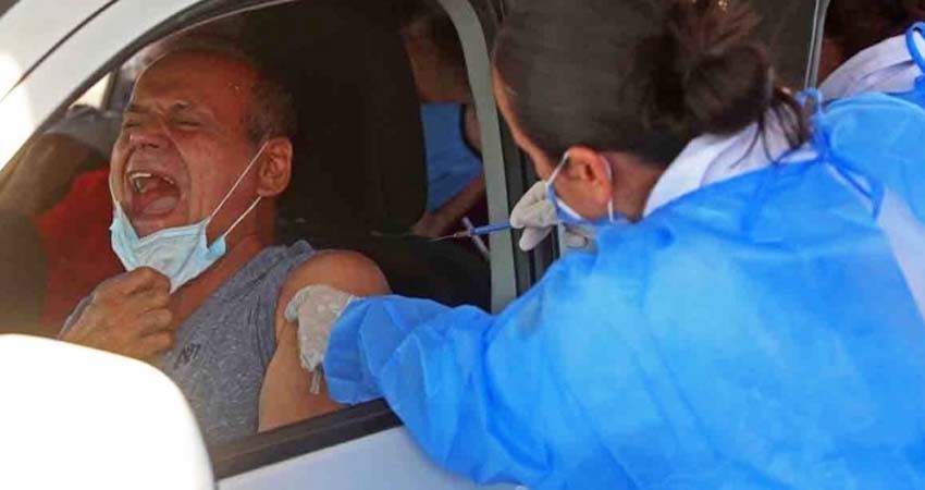 Canadá vacunará a migrantes mexicanos contra covid; alistan campaña