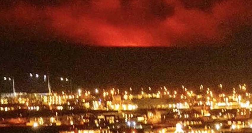 Se registra erupción cerca de Reykjavik; noche se vuelve roja en Islandia