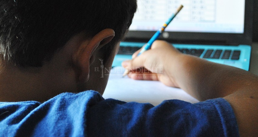 Hay alumnos sin preinscripción porque escuelas particulares retuvieron documentos