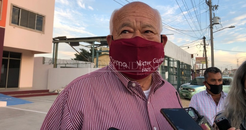 “Aquí no se lucha por candidaturas”, dice Víctor Castro sobre chapulines