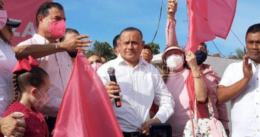 En el último día para suscribirse, Ibarra se registra con Fuerza por México