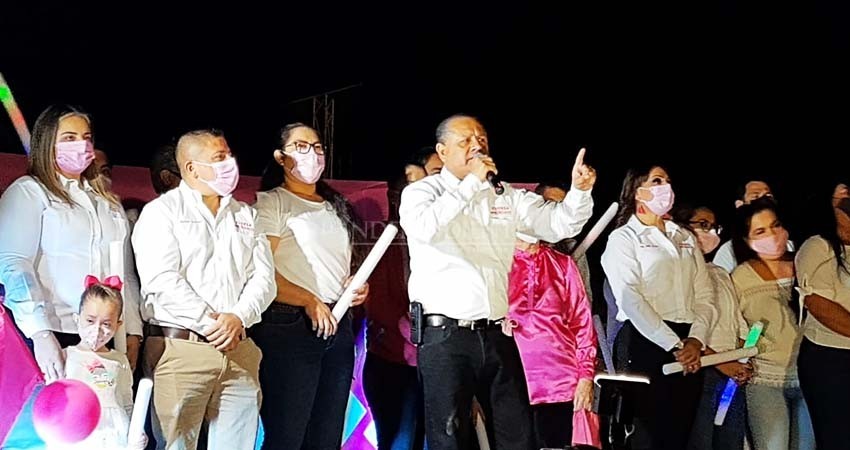 Asegura Ernesto Ibarra que no le preocupan Víctor Castro ni Óscar Leggs